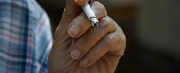 homme qui fume